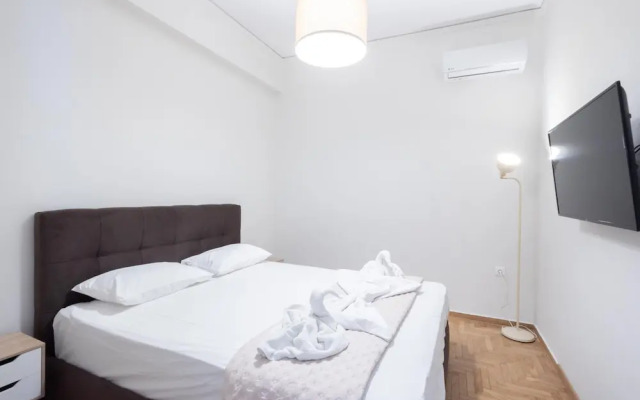 Modern 2-bedroom Gem Close to Metro