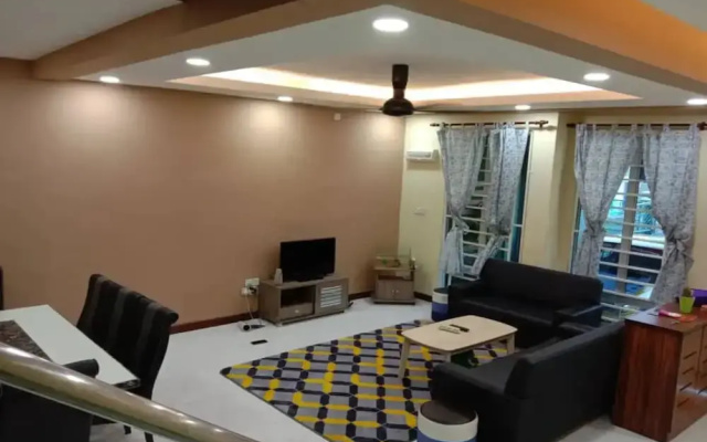 OYO 90215 Awani Homestay