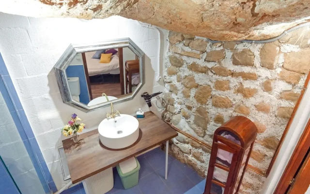 Rural Holiday Home in Tolva near near Mont Rebei Lake