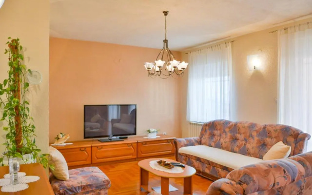 Karlo1 Apartment