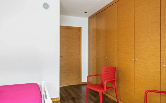 Comfortable Holiday Home Within Walking Distance of the bay of Sao Martinho