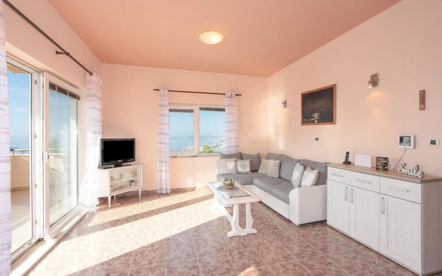 Amazing Home in Podstrana With Wifi and 6 Bedrooms