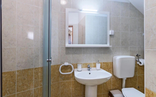 Amazing Home in Novigrad With Wifi and 1 Bedrooms