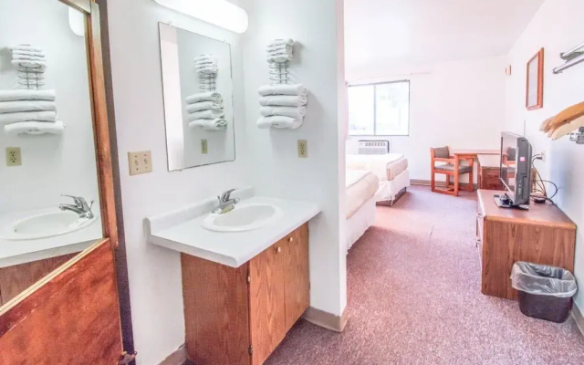 Economy Hotel Minot