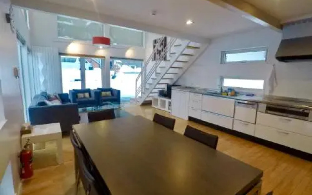 Hirafu House 7