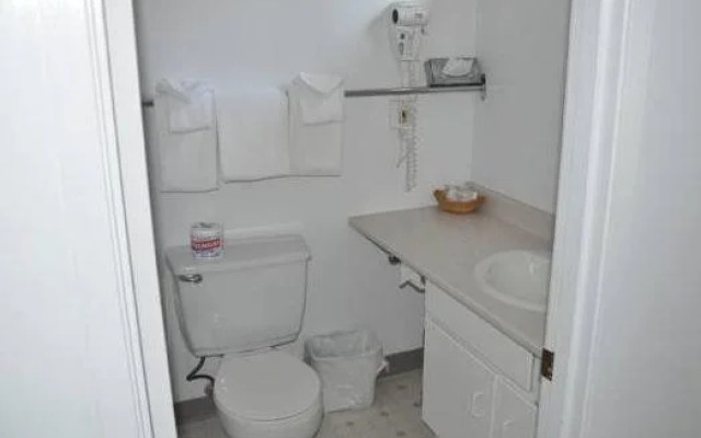 Lake City Inn and Suites