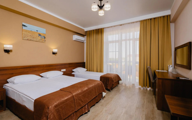 Family Pride Inn (Фэмили Прайд Инн)