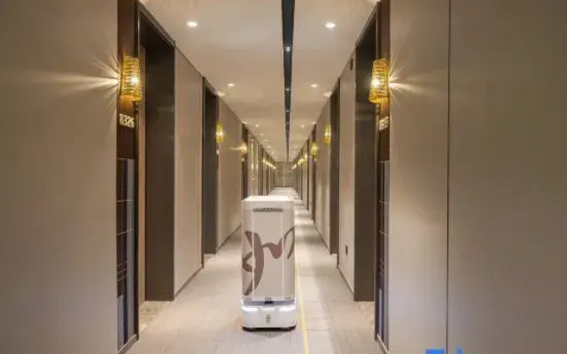 Homeinn Plus Hotel (Jingdezhen Taoxichuan Cultural Creative Block)