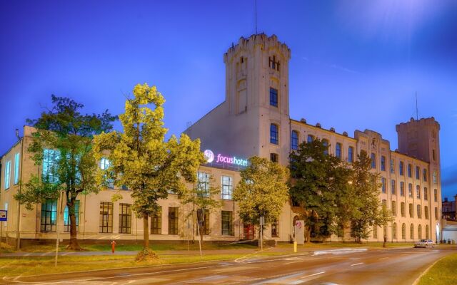 Hotel Focus Lodz вид на фасад