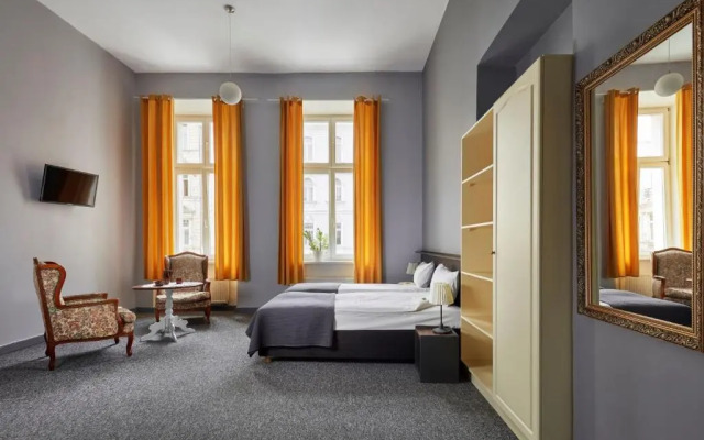 Good Time Residence
