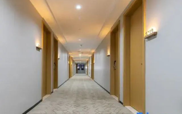 Zhoushan Huayi Holiday Hotel