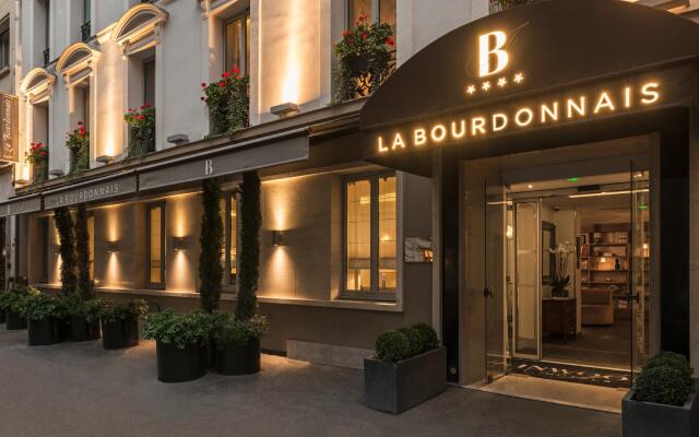 Hotel La Bourdonnais вид на фасад
