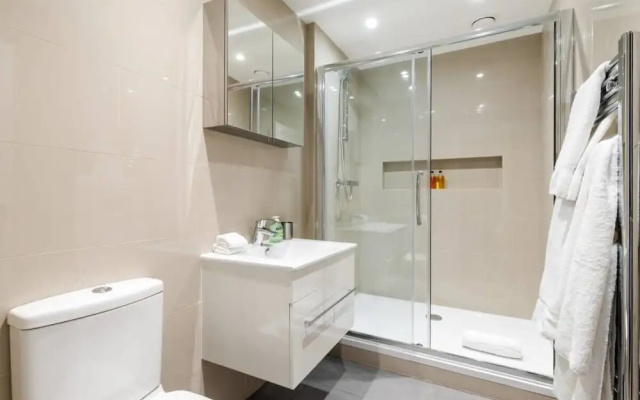4 Bed House Central London Sleeps 8