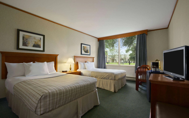 Travelodge Hotel Montreal Airport