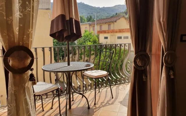 Casa La Ferula - Appartamento 2 con balcone