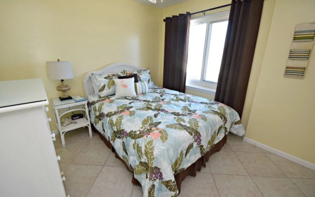 Tradewinds 801 by RedAwning