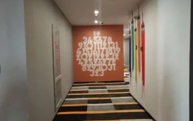 Zhengzhou Light Luxury Beiya Apartment