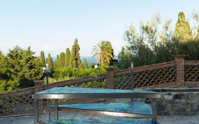 Medea Residence