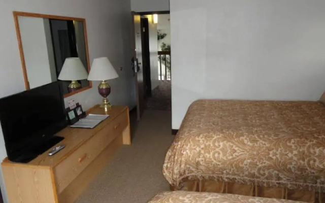Super 8 By Wyndham Longmont/Twin Peaks