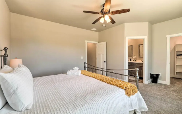 Modern Flagstaff Home, 4 Mi to Downtown!