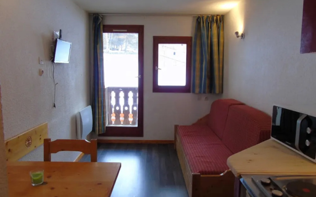 Lou Services Apartment CC122 LSI 001