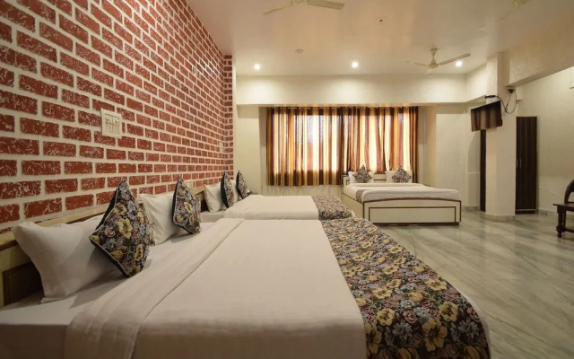 Oyo 30226 Hotel Darshan Palace