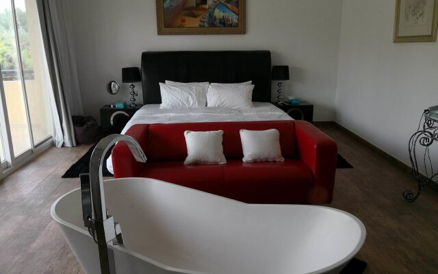 Отель Luxury 750m2 resort - The Blue Villa комната для гостей