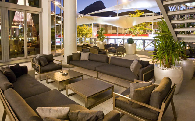 African Pride 15 On Orange Hotel