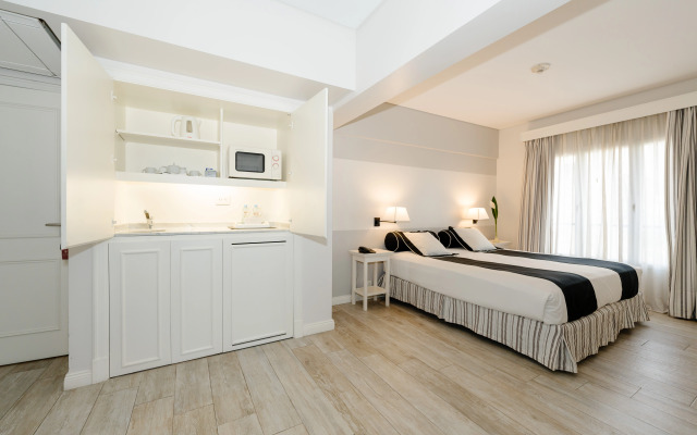 Loi Suites Recoleta Hotel