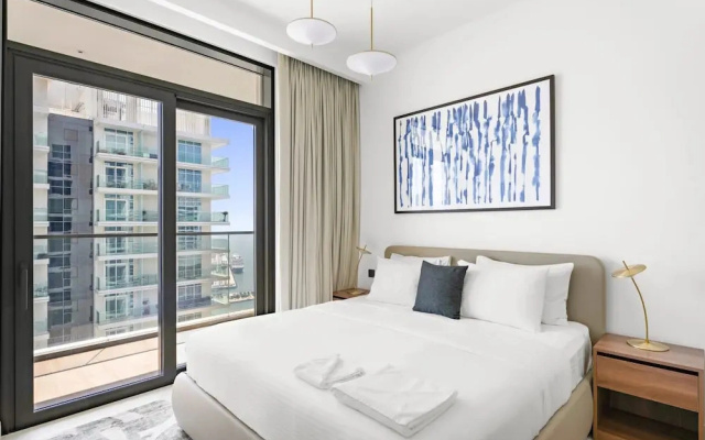 Marina Apartment w Building Pool gym Balcony