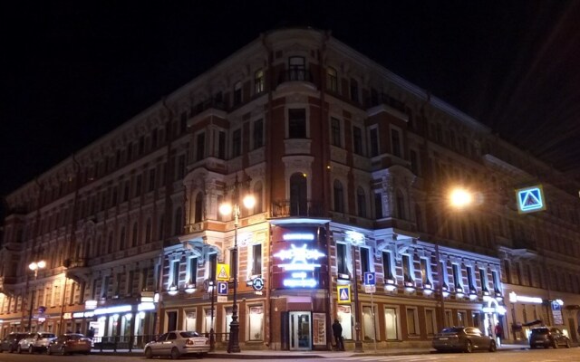 One House Kaboni Group Hostel вид на фасад