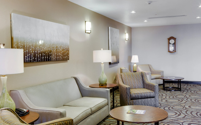 Holiday Inn Express & Suites Nevada by IHG