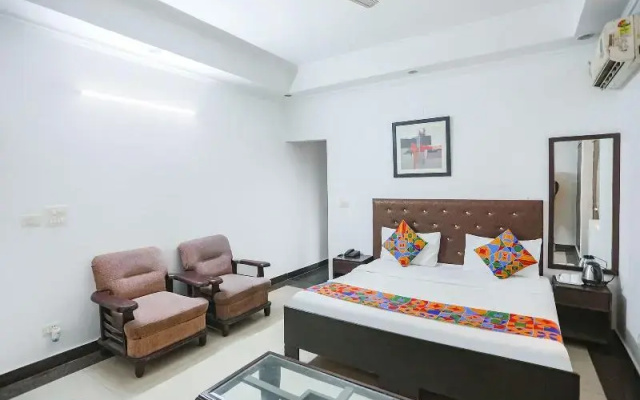 Fabhotel F9 H Block Sector 51