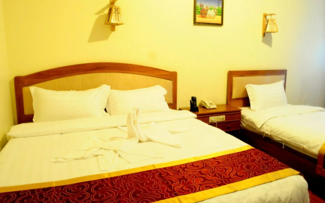 Sedona Hotel Inya Wing