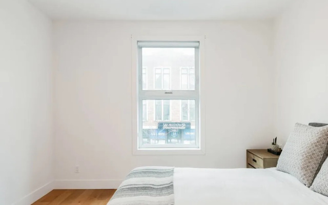 Hip, Stylish Apartment in Little Italy