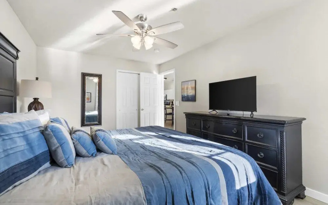 Calm Waters Condo Sleeps 4