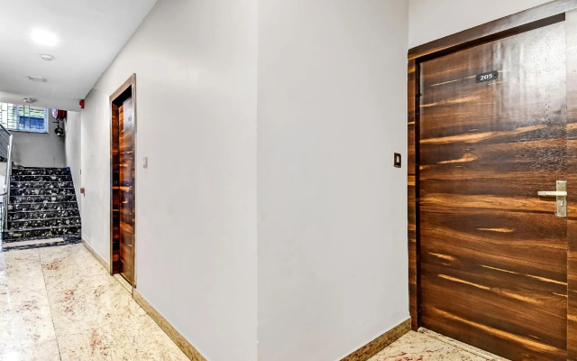 OYO Townhouse 567 MB International