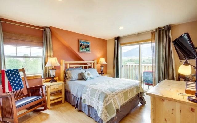 Montana Vacation Rental: 32 Mi to Yellowstone!