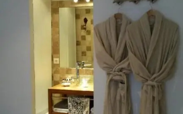 Jolie Villa Lalou Cote D'azur Trois Chambres