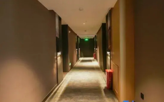 Season Hotel