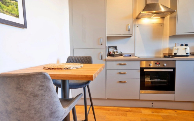 Apartment in Matlock Near Peak District Trails