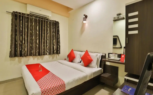 Hotel Santro By OYO Rooms