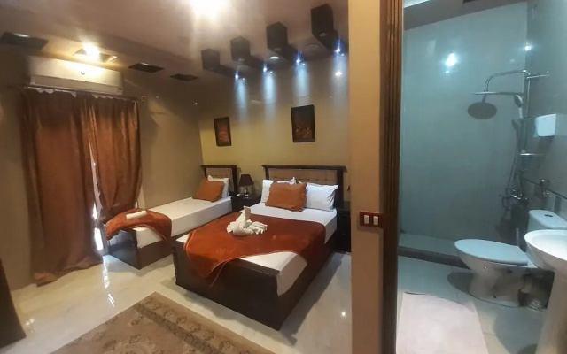Cairo Plaza Hotel