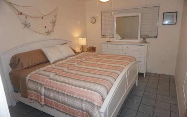 Barefoot Bungalow by Beachside Mngmt