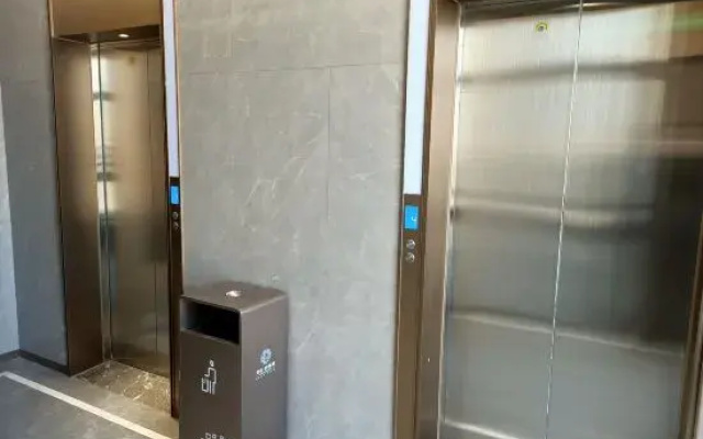 Squid Future Apartment