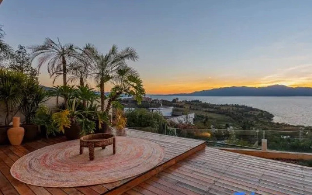 The Sunset Puyue Villa