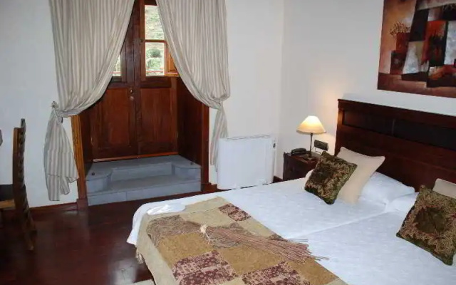 Hotel Rural Casa Los Herrera
