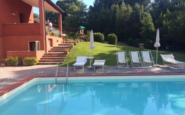 Sun-kissed Apartment in Castelfiorentino With Swimming Pool