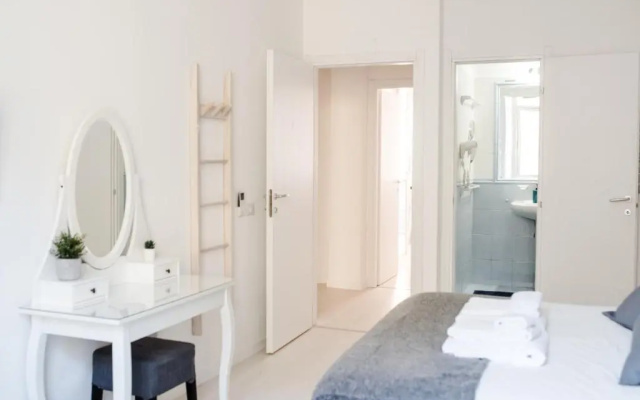 White Fanti Apartment