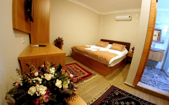 Selena Hotel